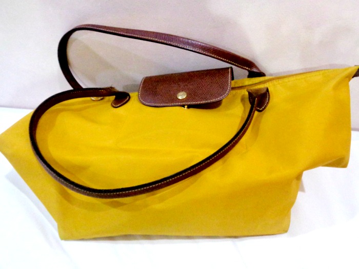 how to clean a longchamp purse