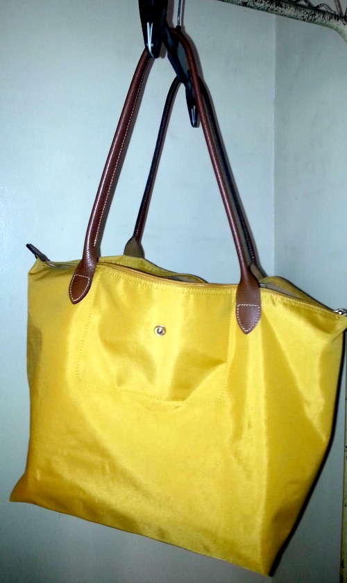 how to clean longchamp neo