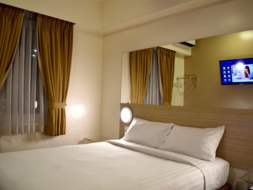 Red Planet Amorsolo Review – Clean, Safe Budget Hotel in Makati